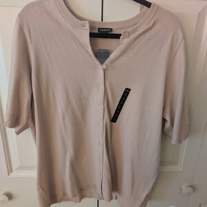 Size 🌸 TORRID ✨ Short-Sleeve Button-Front Top - Size1